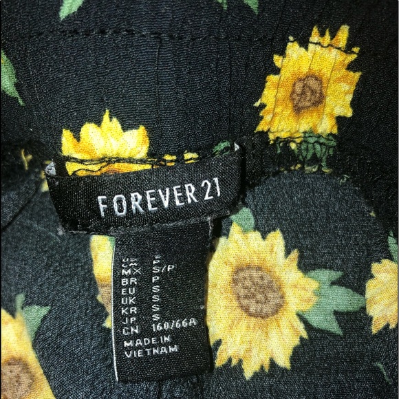 forever 21 sunflower shorts🌻💛 - Picture 2 of 6